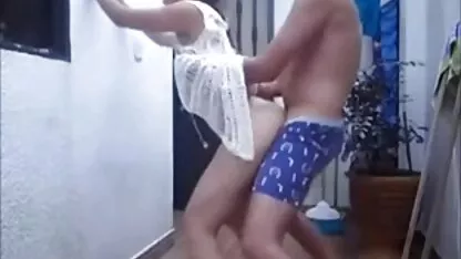 Laura dans le soleil sex gratuit hd