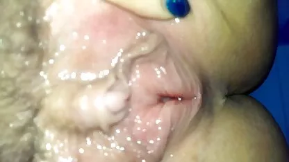 Lyuba-un dans le village film porno pour lesbienne